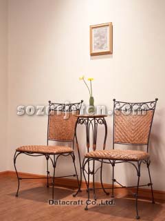 �C���e���A