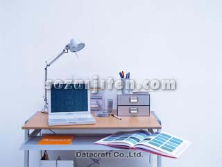 �C���e���A