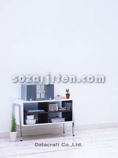 �C���e���A