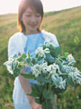 花束と女性