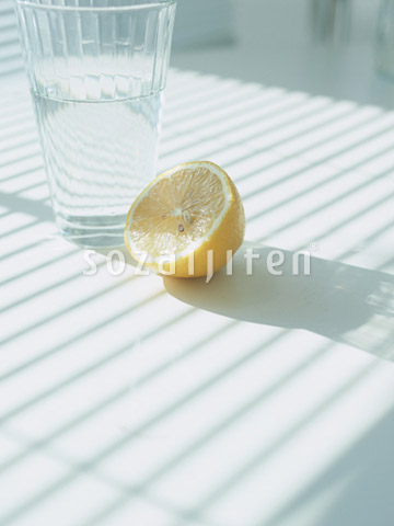 �~�l�����E�H�[�^�[�ƃ�����