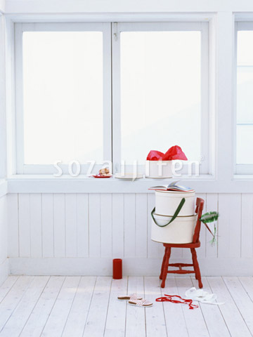 ���ӂɒu���ꂽ�N���X�}�X�v���[���g
