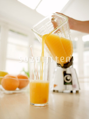 �I�����W�W���[�X�𒍂�