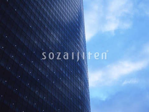 �r��