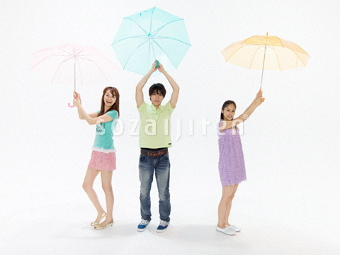 傘をさす若い男女 Ka014 Jpg 写真素材
