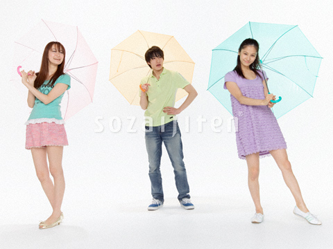 傘をさす若い男女 Ka015 Jpg 写真素材