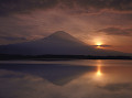 本栖湖に写る逆さ富士