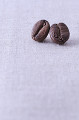 2粒のコーヒー豆