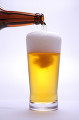 ビールを注ぐ