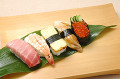 5種類のにぎり寿司（中トロ・エビ・タマゴ・アナゴ・イクラ）