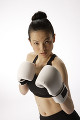 ボクシングをする日本人女性