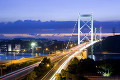 関門橋と自動車道　夕景