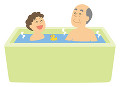 孫と風呂に入る老人男性