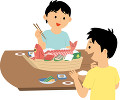 民宿の食事を楽しむ若い男性２人