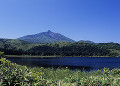 オタトマリ沼と利尻島