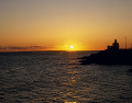 納沙布岬灯台と朝日