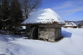 山口の水車小屋と雪