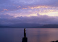 田沢湖とたつこ像と朝焼け