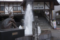 宇奈月温泉駅の温泉噴水