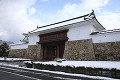 田辺城大手門と雪