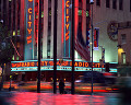 ニューヨーク 夜景 アメリカ国旗 看板 ネオン 道路 ラジオシティ 劇場