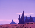 北米 アメリカの砂漠 モニュメントバレー アリゾナ州 夕景 奇岩