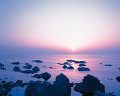 ０７９：岩手県　自然　岩礁　海　夕焼け　朝焼け　太陽　水平線