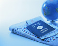 ０１３：地球儀と英字新聞 パスポート