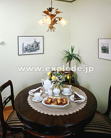 �C���e���A �e�B�[�^�C��