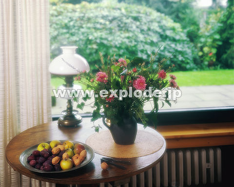 �C���e���A ���� �e�[�u��