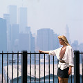 海外 北米 人物 街の風景 女性（外国） ビル群 橋 アメリカ ニューヨーク 