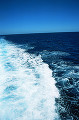007： 海 航跡 波 水平線 青空