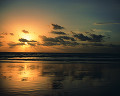 080： 海 波 砂浜 水平線 太陽 空 雲 朝陽 夕陽
