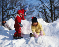 世界の子供　雪遊び
