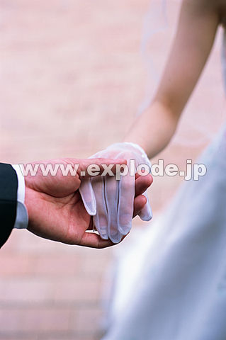 003：　カップル(花嫁・花婿)　つないだ手　手袋