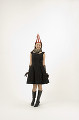 017：三角帽を被りドレス姿の女性
