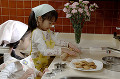 008：クッキーを作る少女