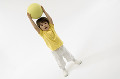 013：ボールで遊ぶ男の子