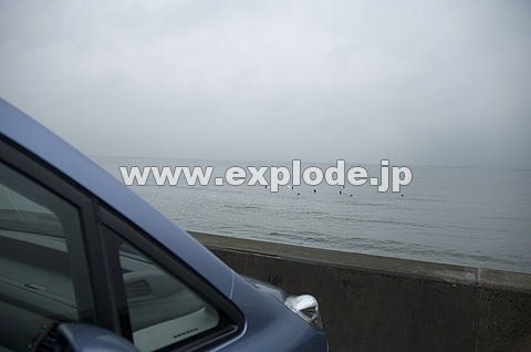 059�F�_�ސ쌧�@�C�̋߂��ɒ��Ԃ��Ă��鎩����