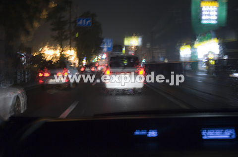 097�F�_�ސ쌧�@��̎s�X�n�𑖍s���鎩����