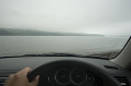 088：山梨県　山中湖　自動車のハンドルを握る手