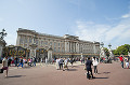観光客とバッキンガム宮殿