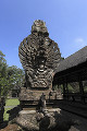 バトゥカウ寺院 ガルーダ像