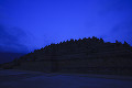夜明け前のボロブドゥール寺院